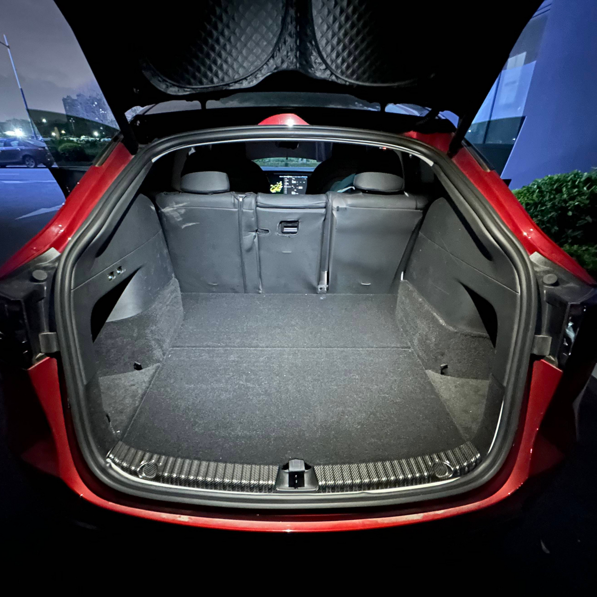 LED-lys til bagasjerom – Tesla Model Y - bilde 3