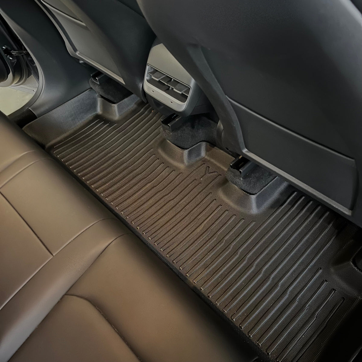 Gulvmatter – Tesla Model Y 2021-2024 - bilde 4