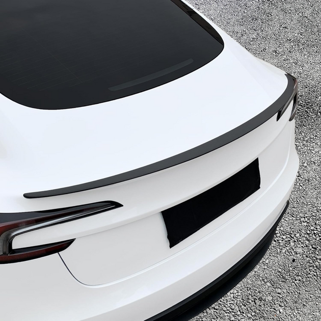 Spoiler Tesla Model 3 Highland montert på bagasjelokk